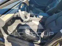 2023 Tesla Model 3 фото