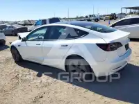 2023 Tesla Model 3 фото