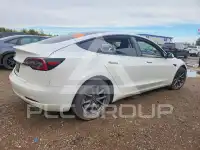 2023 Tesla Model 3 фото