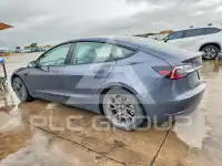 2023 Tesla Model 3 фото
