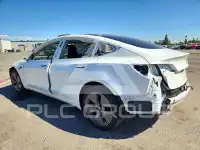 2023 Tesla Model 3 фото