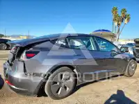 2023 Tesla Model 3 фото