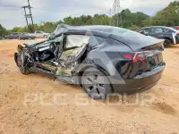 2023 Tesla Model 3 фото