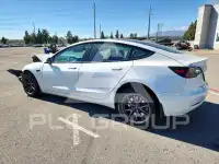 2023 Tesla Model 3 фото