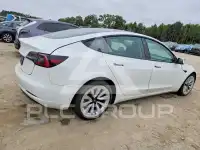 2023 Tesla Model 3 фото