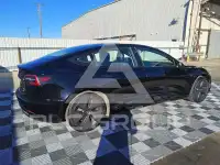 2023 Tesla Model 3 фото
