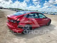 2023 Tesla Model 3 фото
