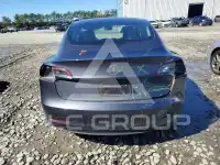 2023 Tesla Model 3 фото