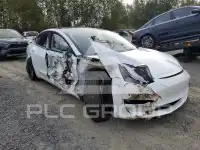 2023 Tesla Model 3 фото
