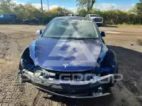 2023 Tesla Model 3 фото
