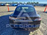 2023 Tesla Model 3 фото
