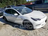 2023 Tesla Model 3 фото