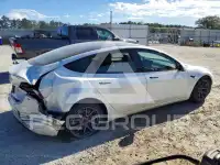 2023 Tesla Model 3 фото