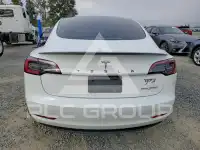 2023 Tesla Model 3 фото