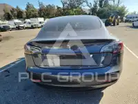 2023 Tesla Model 3 фото