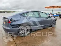 2023 Tesla Model 3 фото