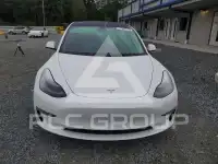 2023 Tesla Model 3 фото