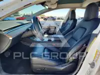 2023 Tesla Model 3 фото