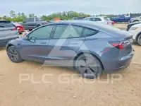 2023 Tesla Model 3 фото
