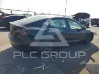 2023 Tesla Model 3 фото