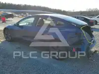 2023 Tesla Model 3 фото