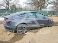 2023 Tesla Model 3 фото