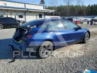 2023 Tesla Model 3 фото
