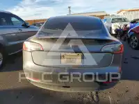 2023 Tesla Model 3 фото