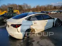 2023 Tesla Model 3 фото
