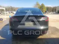 2023 Tesla Model 3 фото