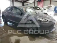 2023 Tesla Model 3 фото