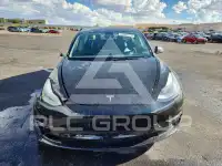 2023 Tesla Model 3 фото