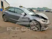 2023 Tesla Model 3 фото