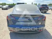 2023 Tesla Model 3 фото