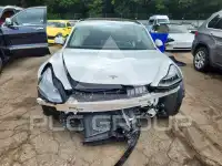 2023 Tesla Model 3 фото