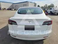 2023 Tesla Model 3 фото