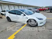 2023 Tesla Model 3 фото