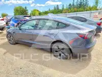 2023 Tesla Model 3 фото