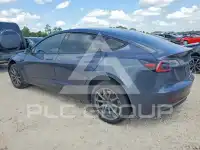 2023 Tesla Model 3 фото