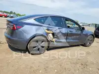 2023 Tesla Model 3 фото