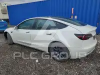 2023 Tesla Model 3 фото