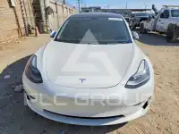 2023 Tesla Model 3 фото
