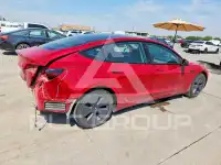 2023 Tesla Model 3 фото