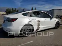 2023 Tesla Model 3 фото
