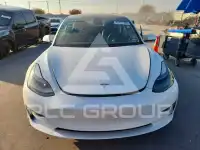2023 Tesla Model 3 фото