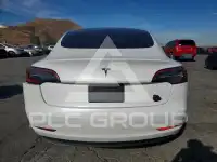 2023 Tesla Model 3 фото