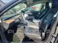2023 Tesla Model 3 фото