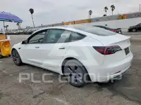 2023 Tesla Model 3 фото