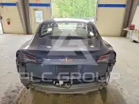 2023 Tesla Model 3 фото