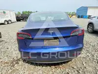 2023 Tesla Model 3 фото
